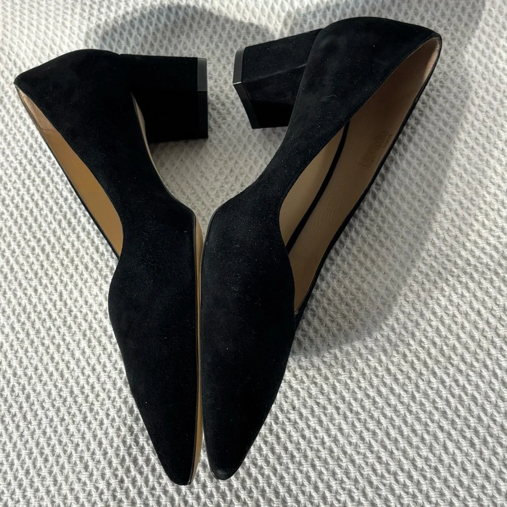 Stuart Weitzman Sz 39.5 Black Suede Low Block Heel Pumps Pointy Toe - Picture 4 of 9